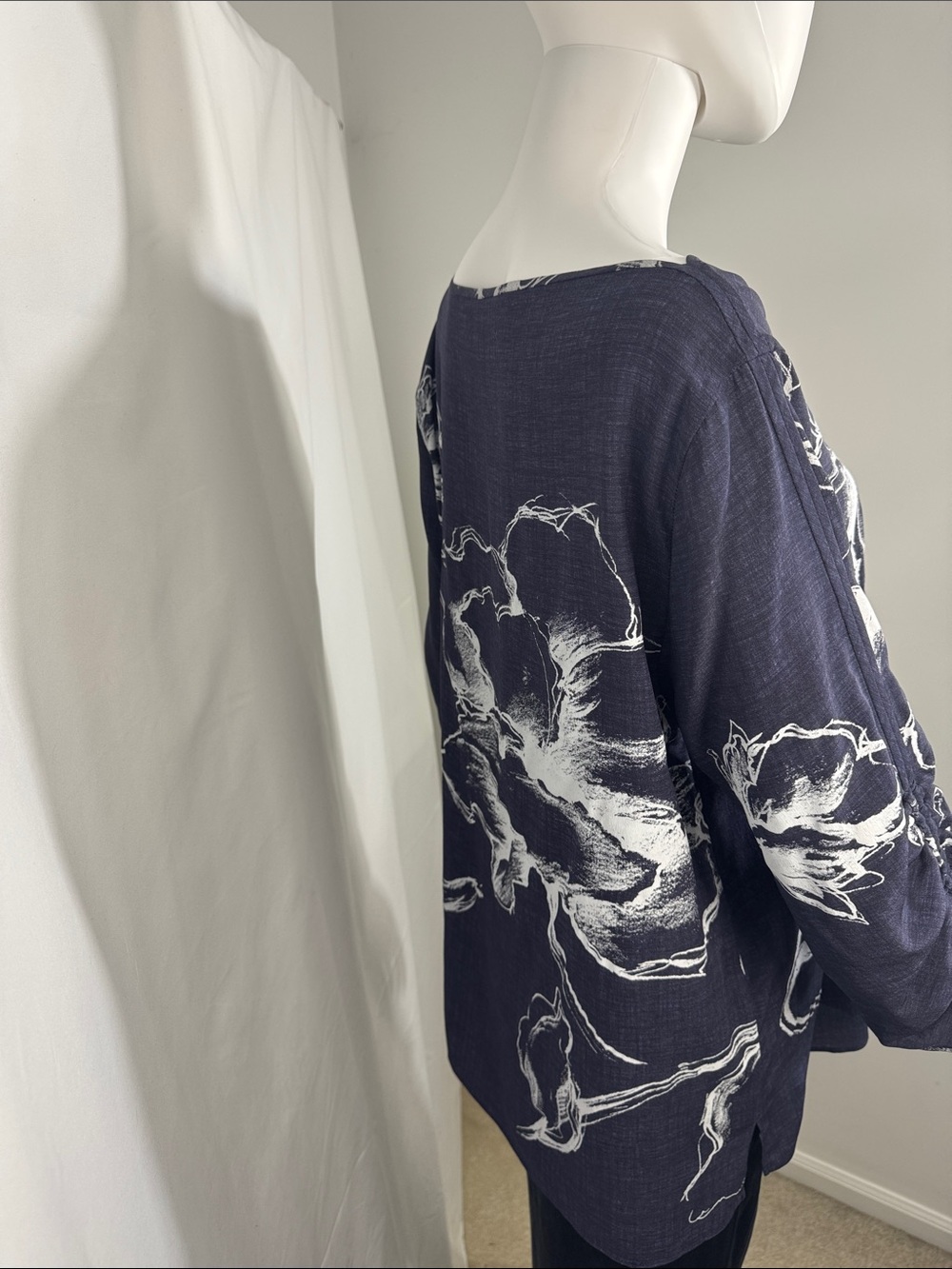 Lafayette 148 New York Georgina Silk Floral Blouse Large - Picture 8 of 11